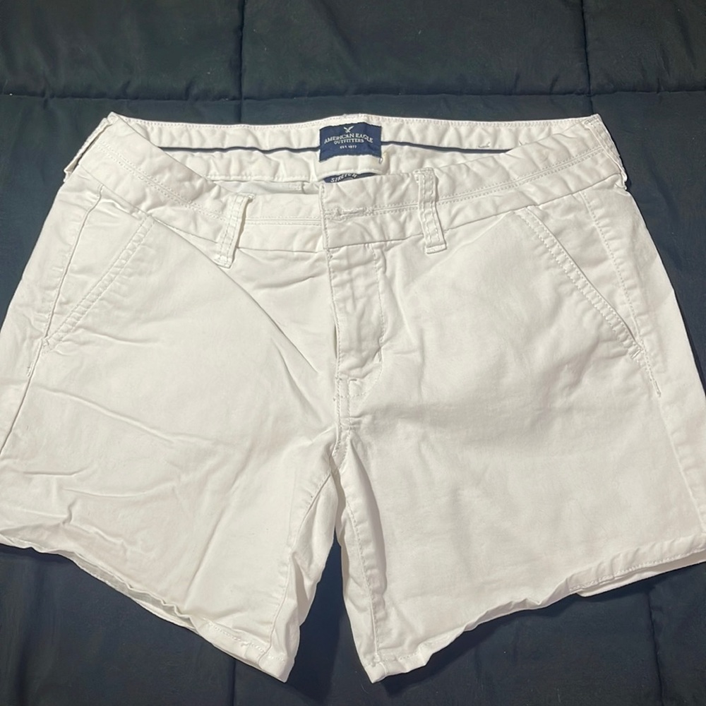 American eagle white midi shorts